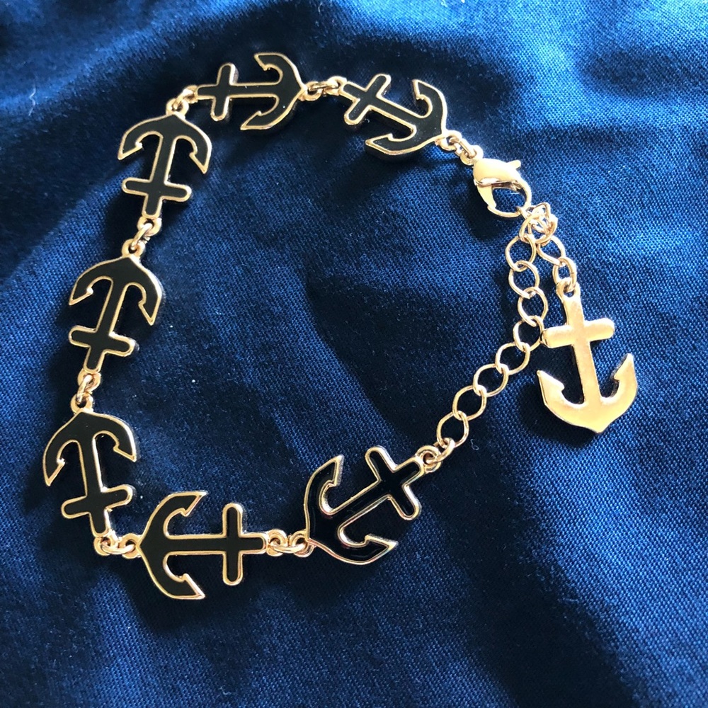 Anchor bracelet